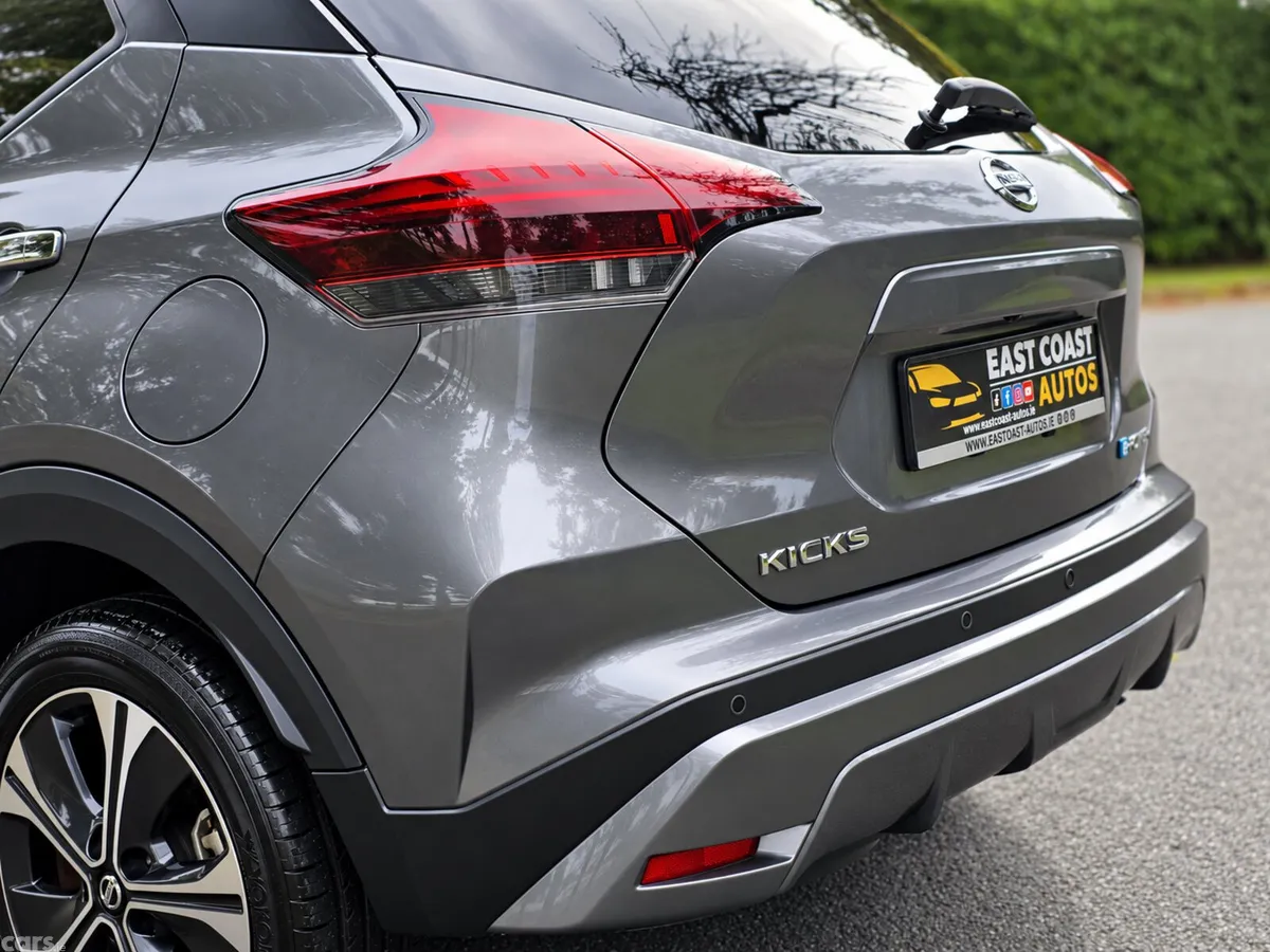 Nissan Juke SUV, Petrol Hybrid, 2021, Grey