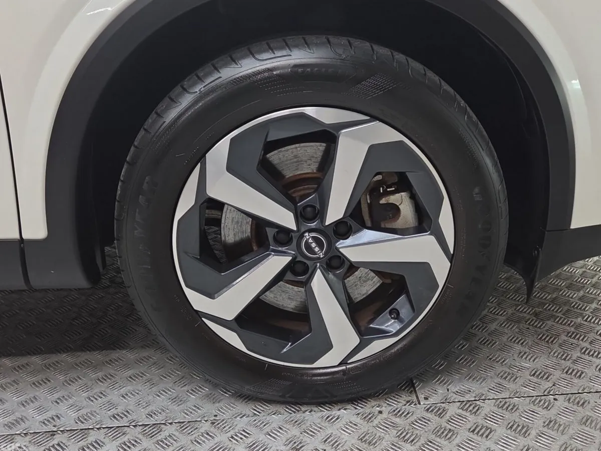 Nissan Qashqai MPV, Petrol, 2024, White