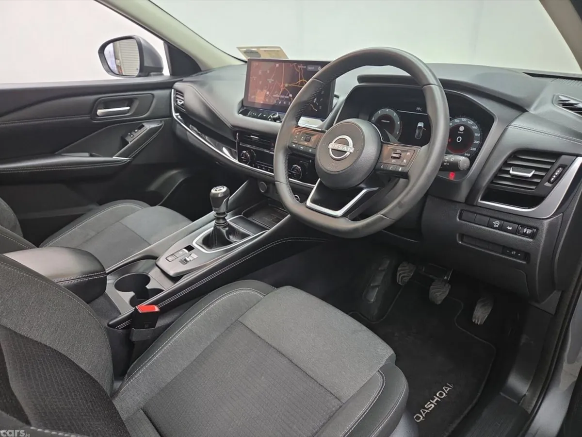 Nissan Qashqai MPV, Petrol, 2024, Grey