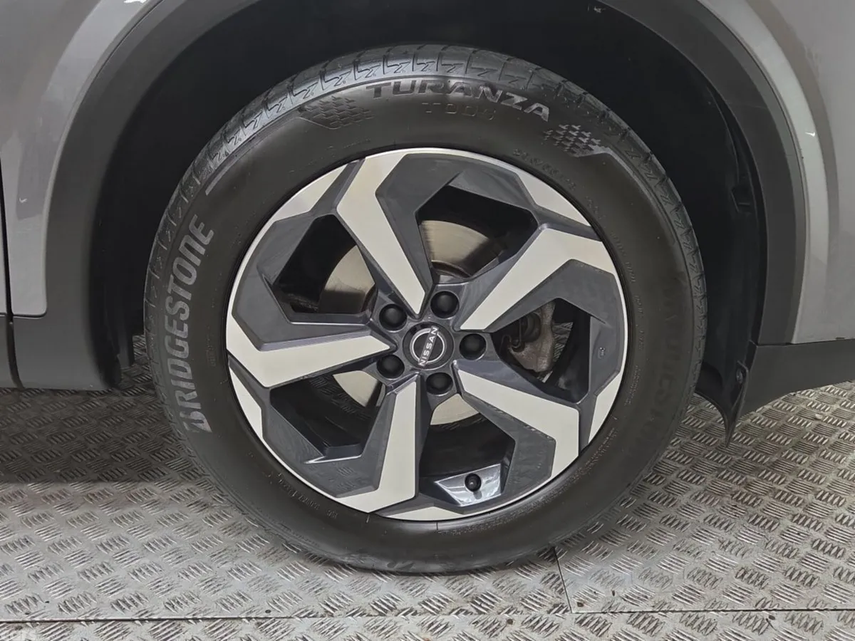 Nissan Qashqai MPV, Petrol, 2024, Grey