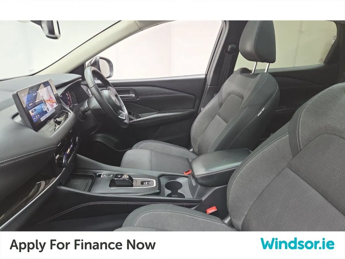 Nissan Qashqai MPV, Petrol Hybrid, 2023, White