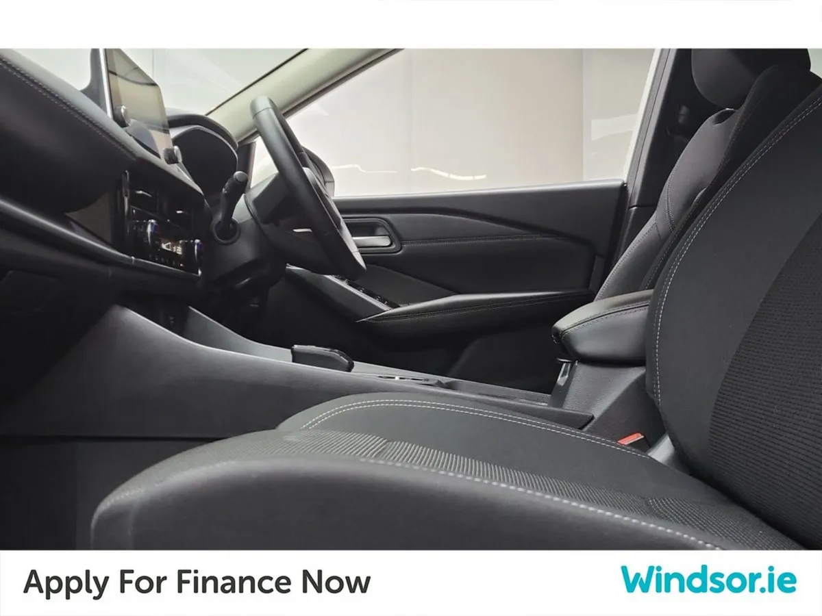 Nissan Qashqai MPV, Petrol Hybrid, 2024, White
