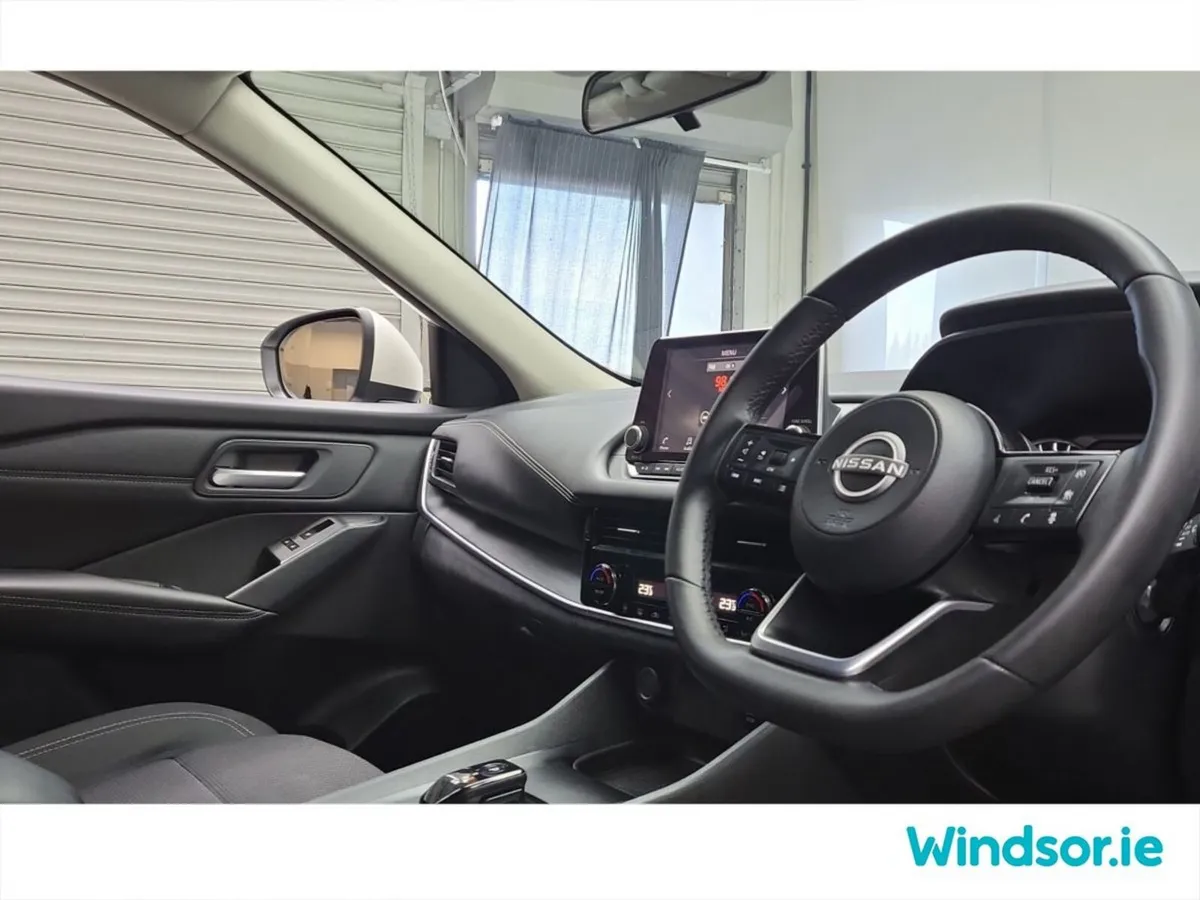 Nissan Qashqai MPV, Petrol Hybrid, 2024, White