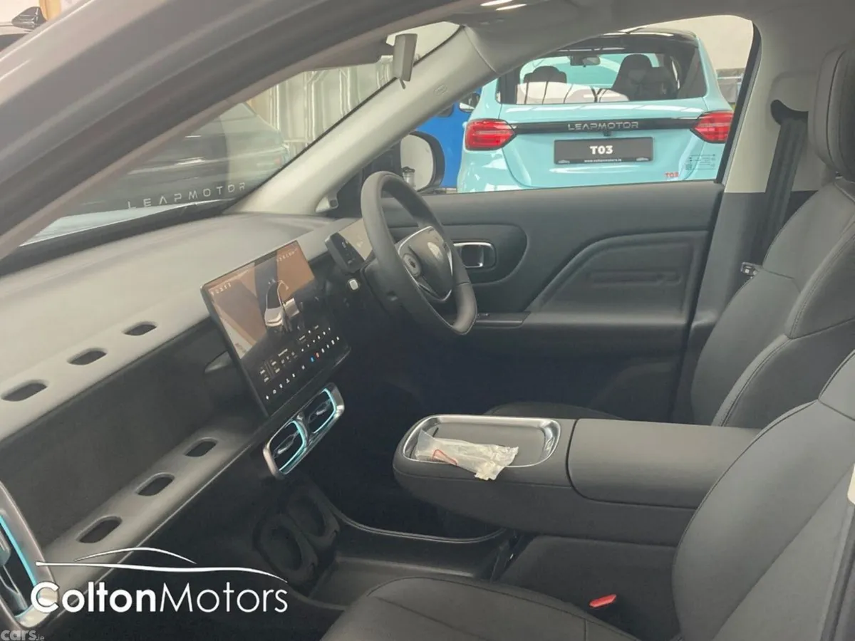 Leapmotor B10 SUV, Electric, 2026, Blue