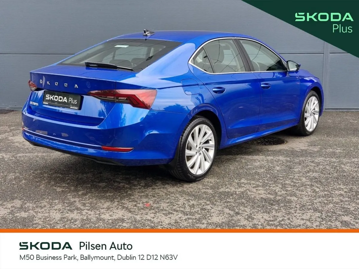 Skoda Octavia Saloon, Diesel, 2024, Blue
