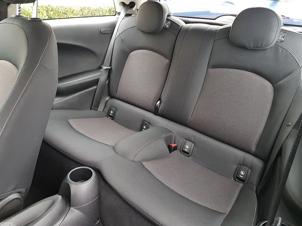 Mini Cooper Hatchback, Petrol, 2019, Blue