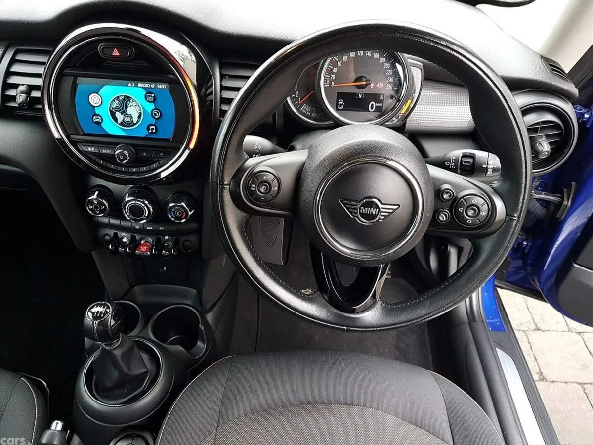 Mini Cooper Hatchback, Petrol, 2019, Blue