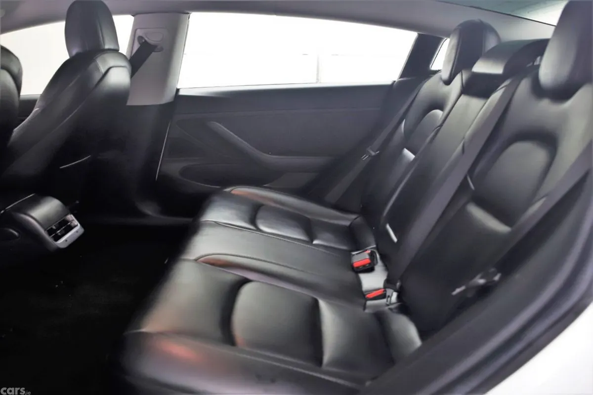 Tesla Model 3 Saloon, Electric, 2019, White