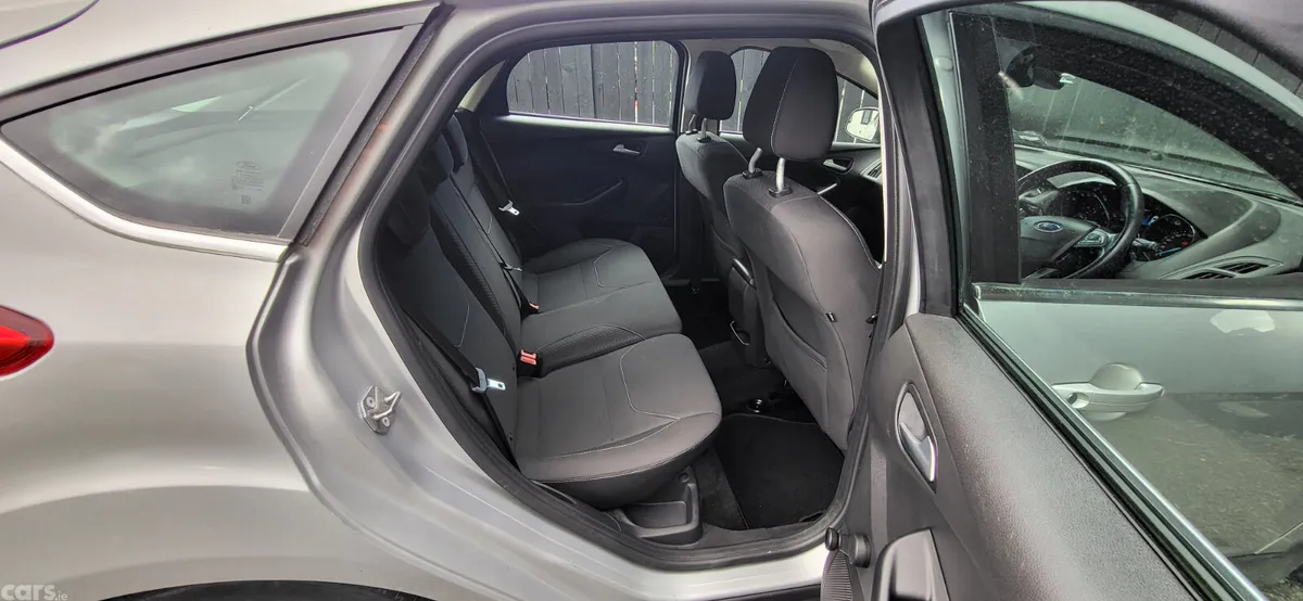 Ford Focus Hatchback, Diesel, 2015, Silver