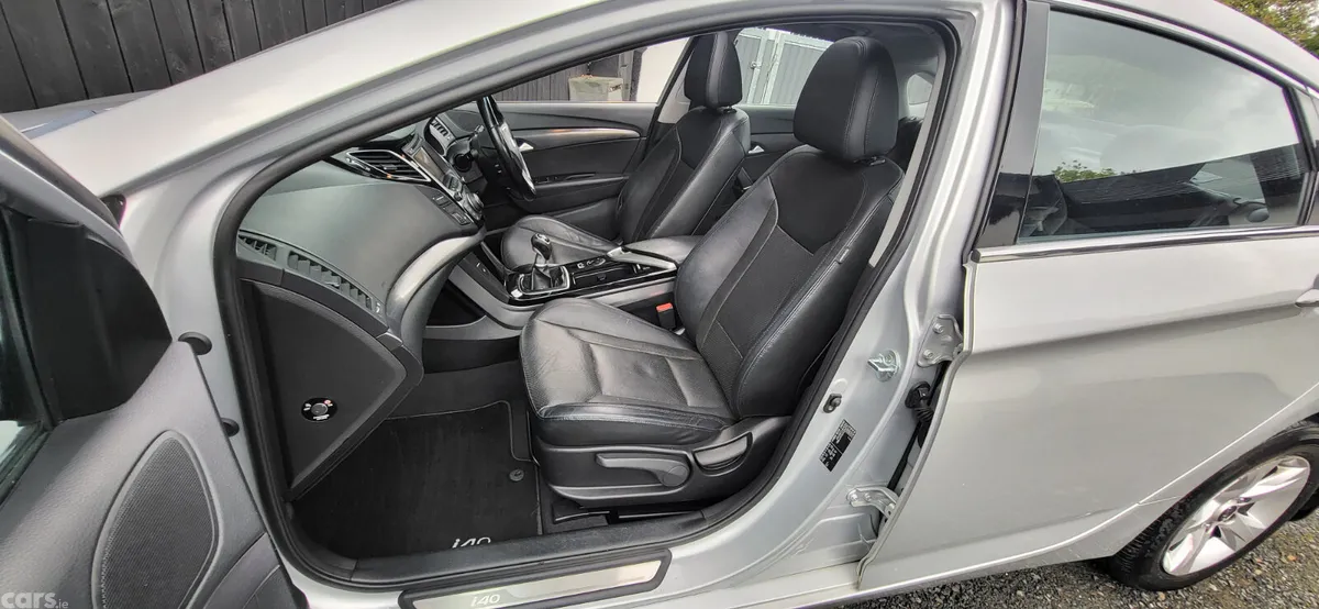Hyundai i40 Saloon, Diesel, 2015, Silver
