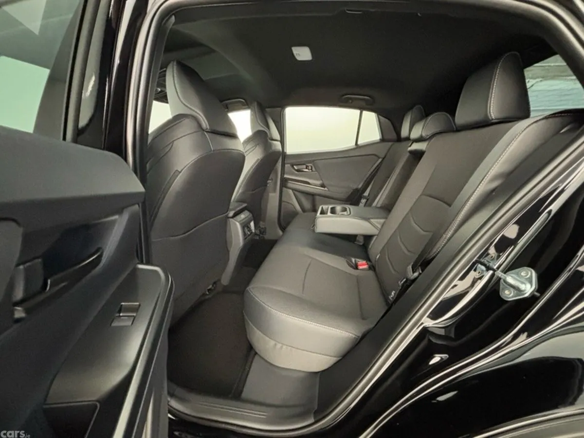 Toyota C-HR Estate, Electric, 2027, Black