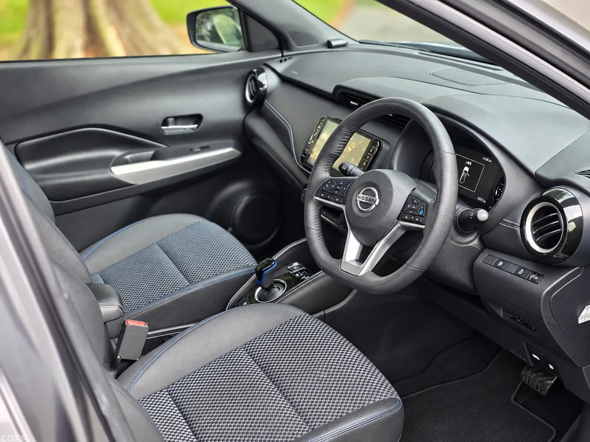 Nissan Juke SUV, Petrol Hybrid, 2021, Grey