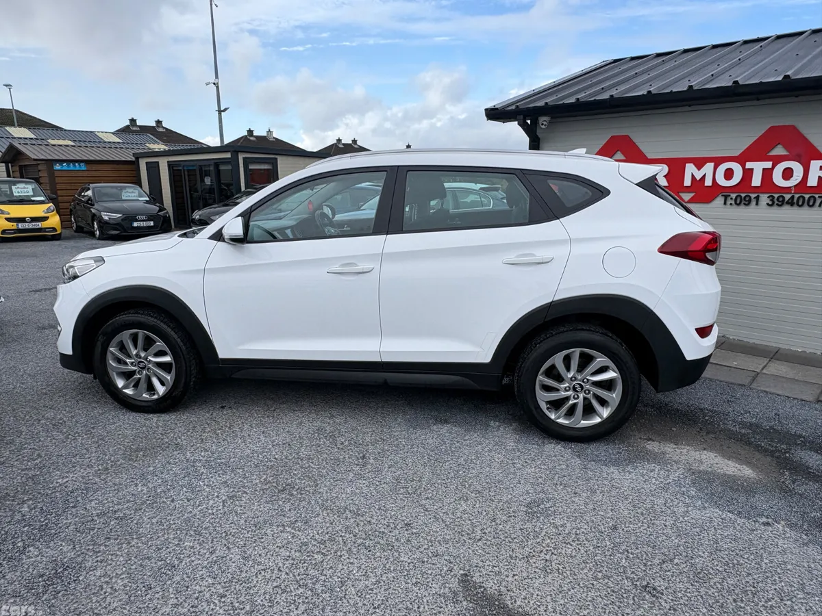 Hyundai Tucson SUV, Petrol, 2017, White