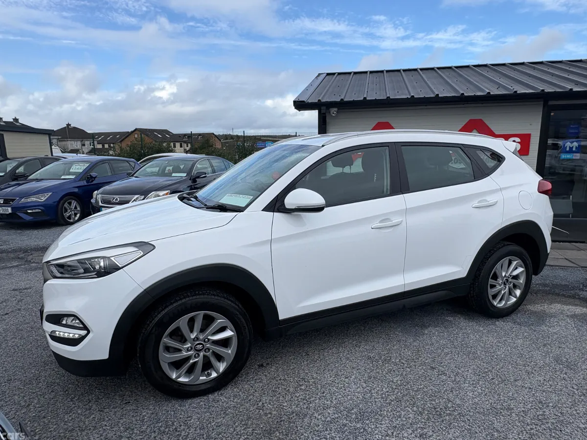Hyundai Tucson SUV, Petrol, 2017, White