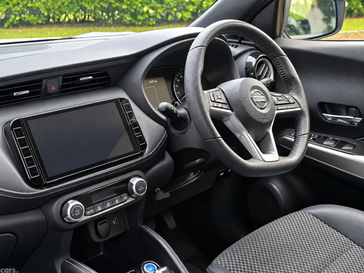 Nissan Juke SUV, Petrol Hybrid, 2021, Grey