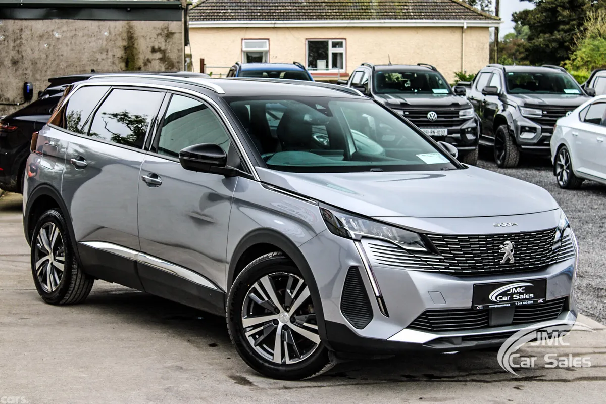 Peugeot 5008 MPV, Diesel, 2024, Grey