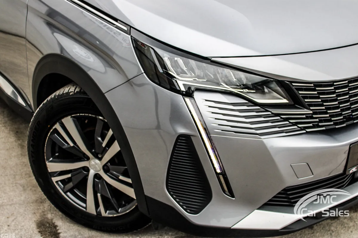 Peugeot 5008 MPV, Diesel, 2024, Grey