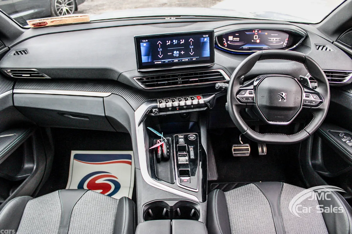 Peugeot 5008 MPV, Diesel, 2024, Grey