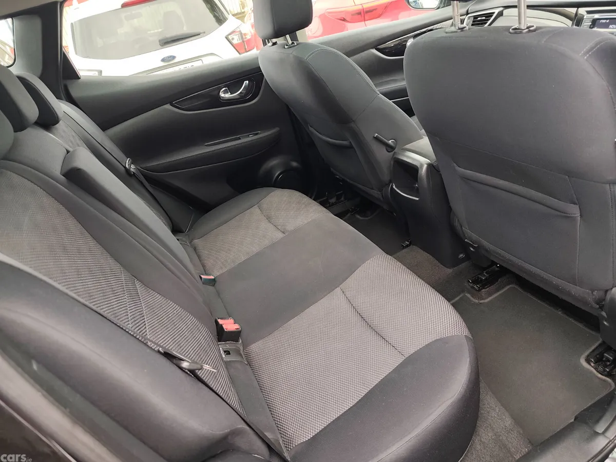 Nissan Qashqai Hatchback, Diesel, 2016, Black