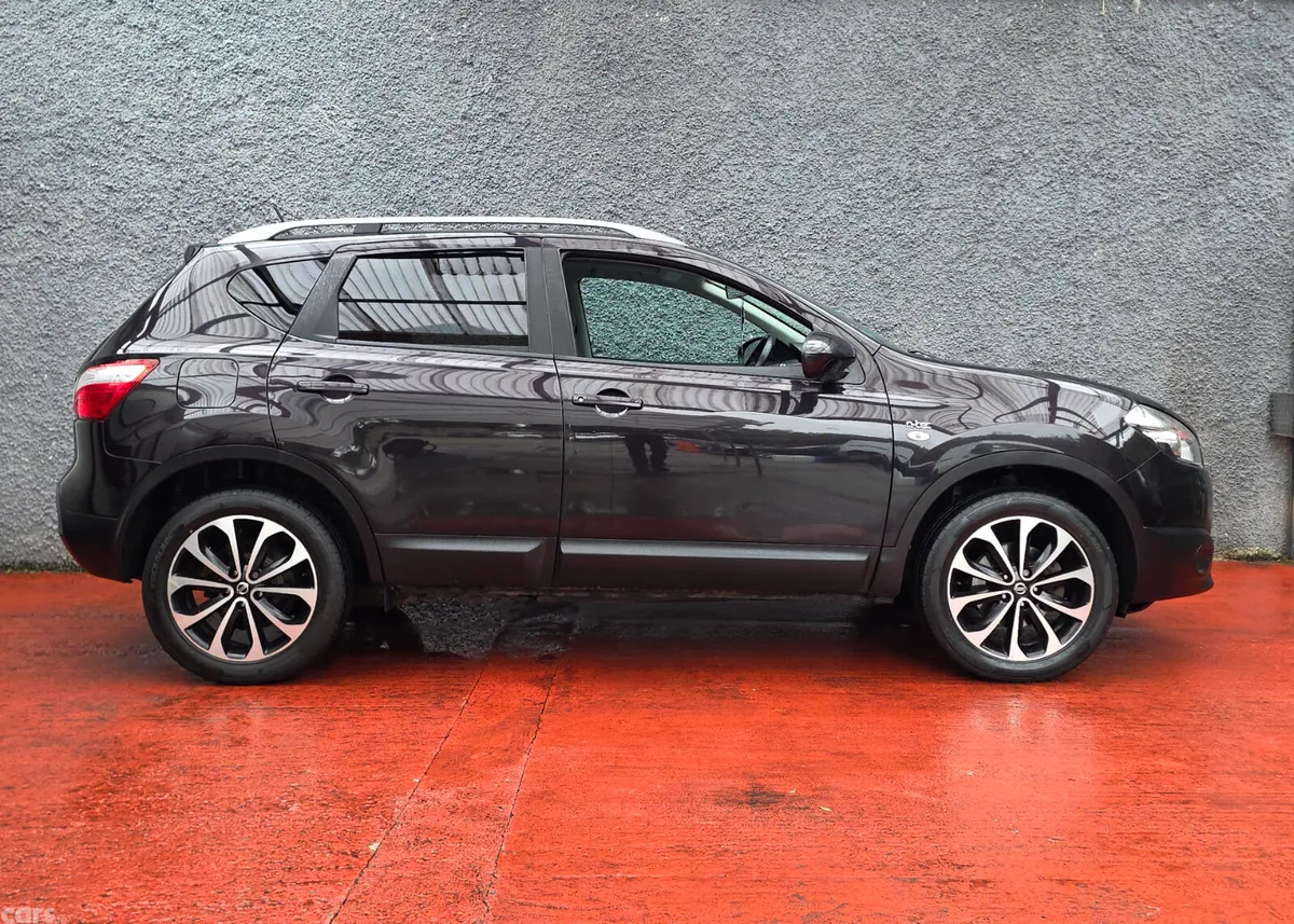 Nissan Qashqai Hatchback, Diesel, 2012, Black
