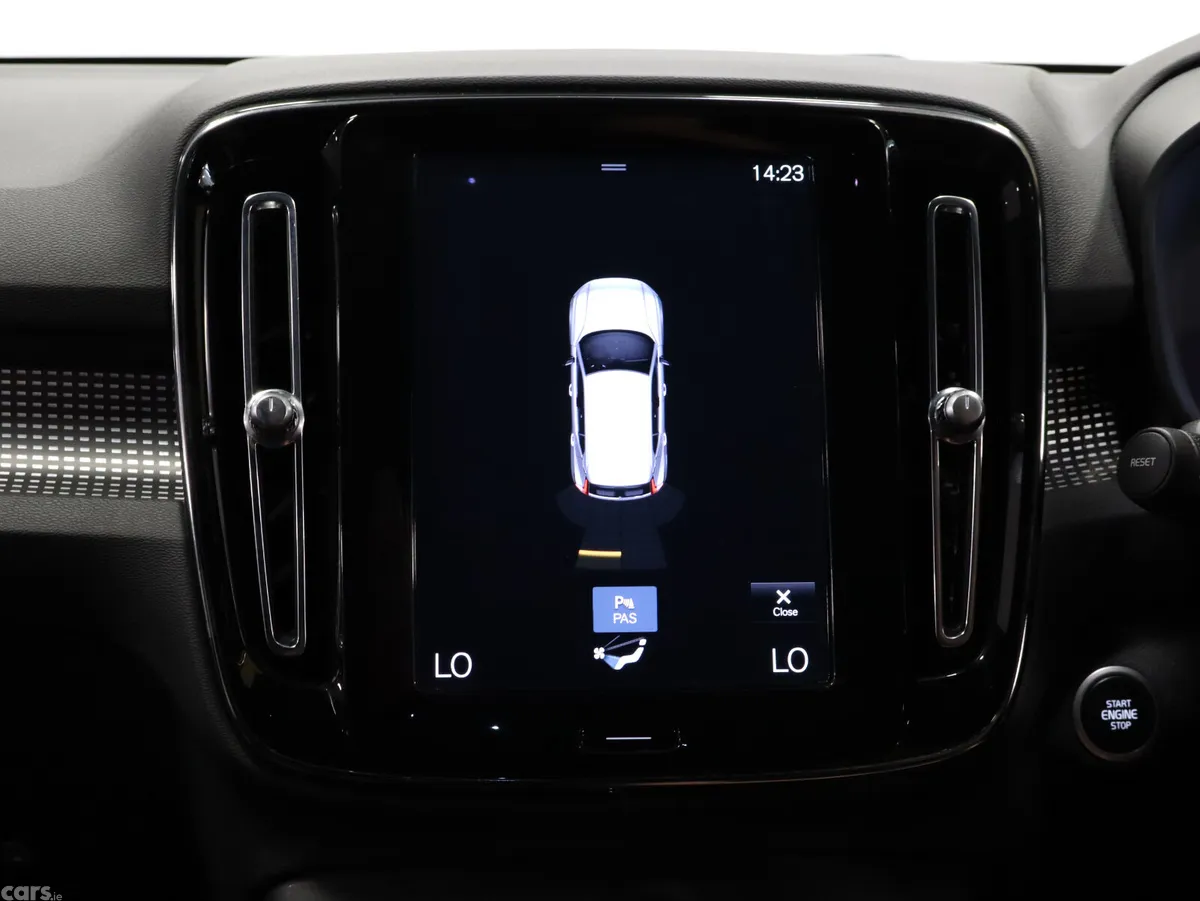 Volvo XC40 Estate, Petrol Plug-in Hybrid, 2020, Black
