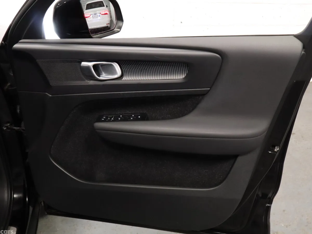 Volvo XC40 Estate, Petrol Plug-in Hybrid, 2020, Black