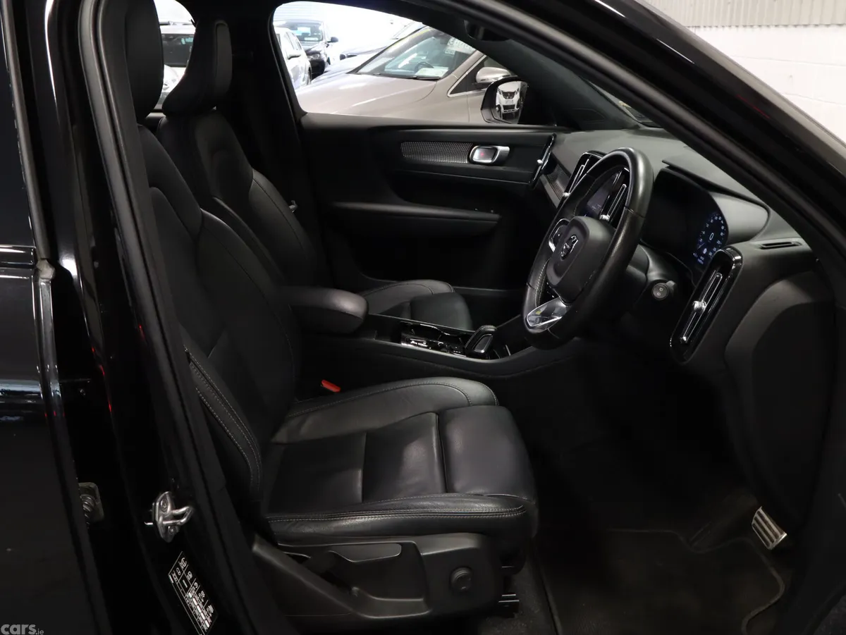 Volvo XC40 Estate, Petrol Plug-in Hybrid, 2020, Black
