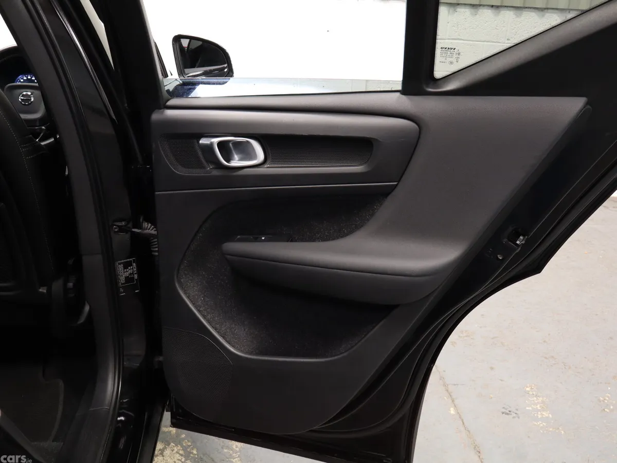 Volvo XC40 Estate, Petrol Plug-in Hybrid, 2020, Black