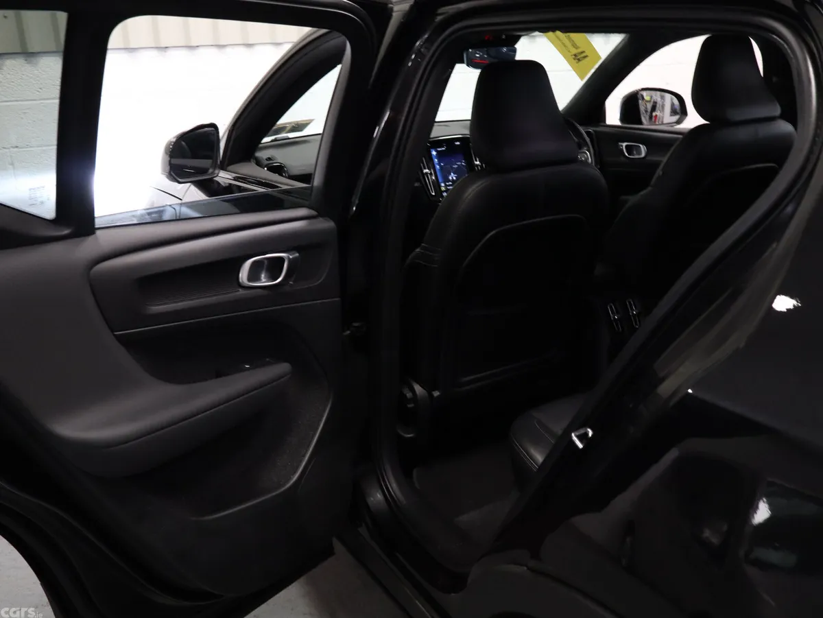Volvo XC40 Estate, Petrol Plug-in Hybrid, 2020, Black