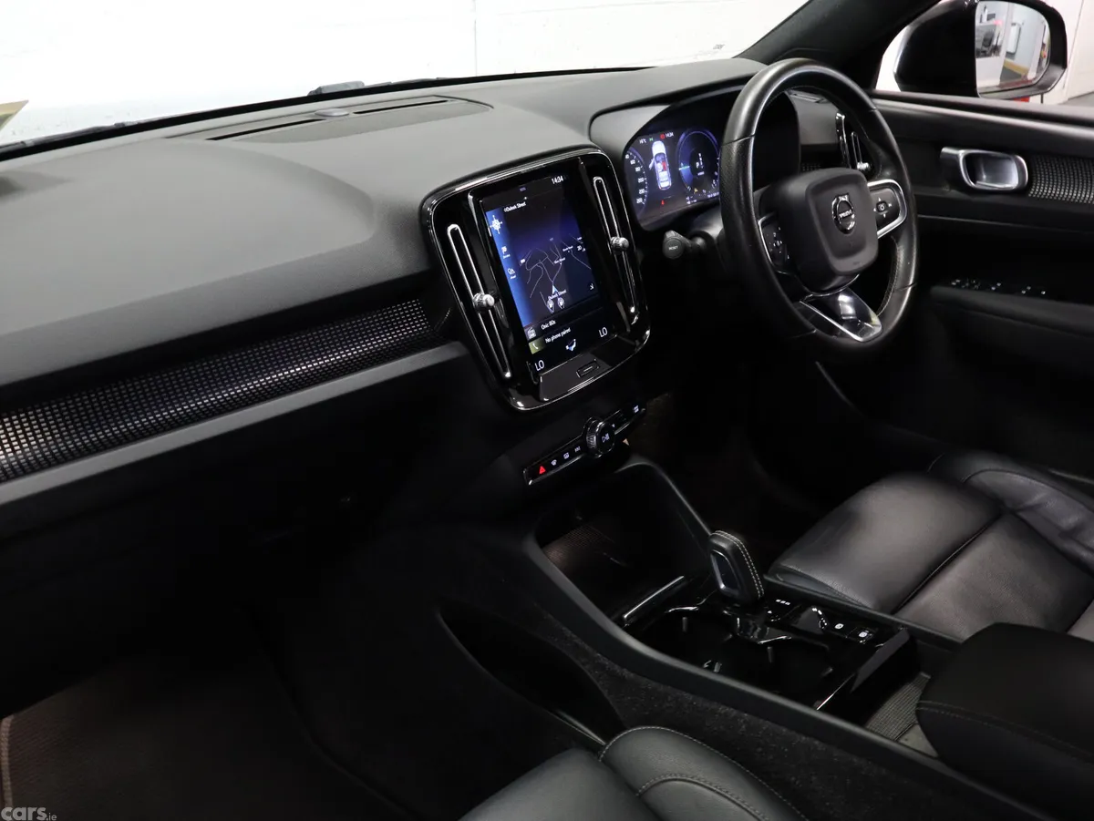 Volvo XC40 Estate, Petrol Plug-in Hybrid, 2020, Black