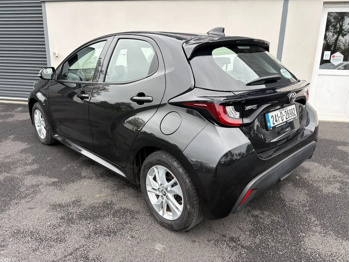 Toyota Yaris Hatchback, Petrol Hybrid, 2024, Black