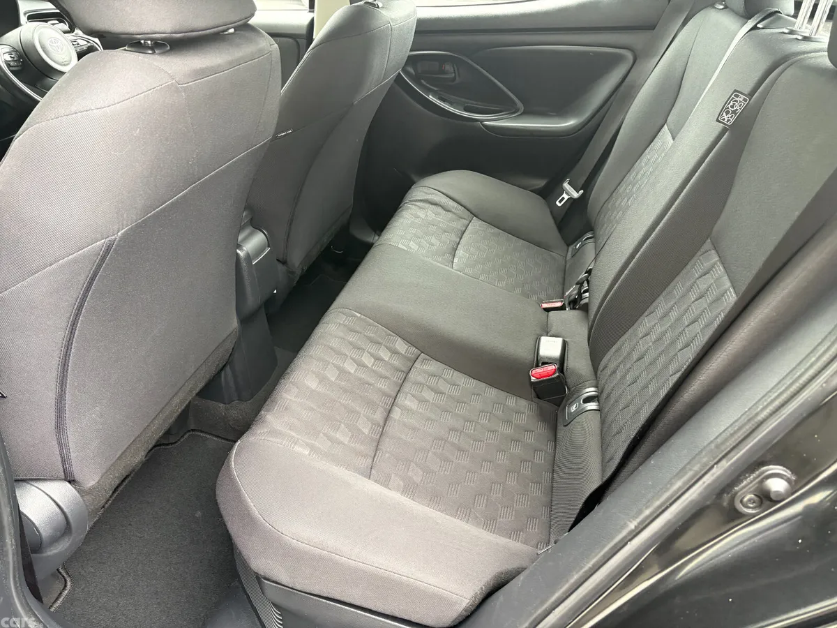 Toyota Yaris Hatchback, Petrol Hybrid, 2024, Black