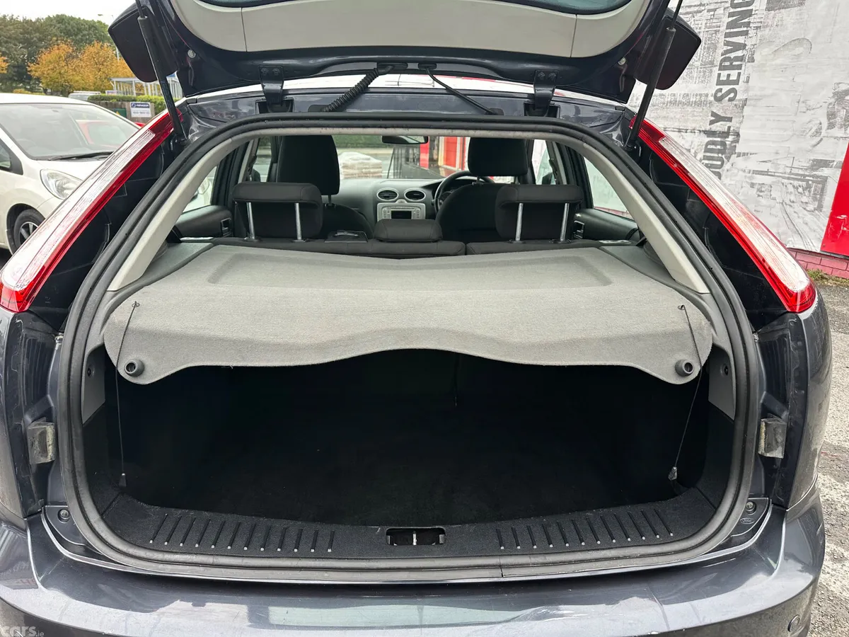 Ford Focus Hatchback, Diesel, 2011, Grey