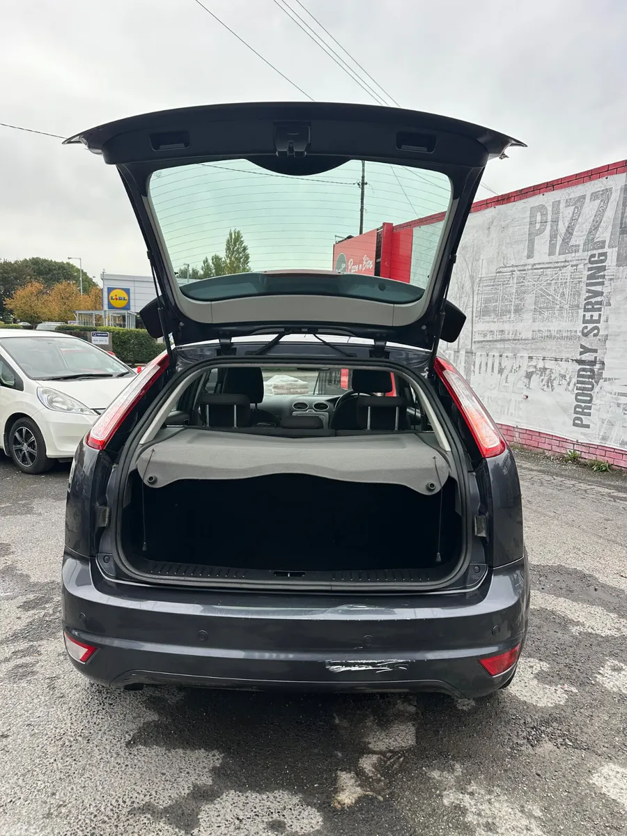 Ford Focus Hatchback, Diesel, 2011, Grey