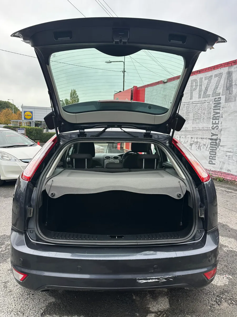Ford Focus Hatchback, Diesel, 2011, Grey