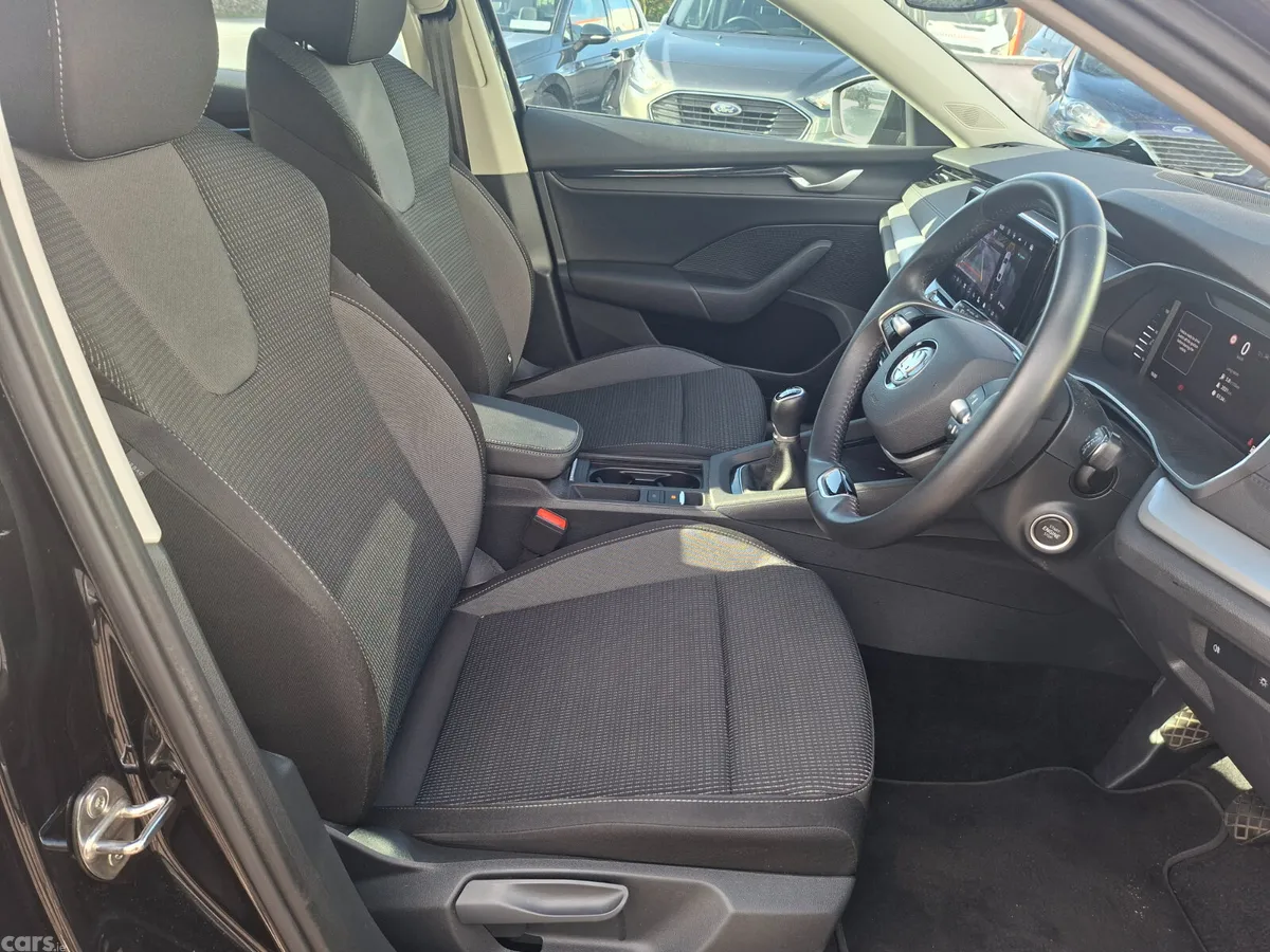 Skoda Octavia Saloon, Petrol, 2024, Black