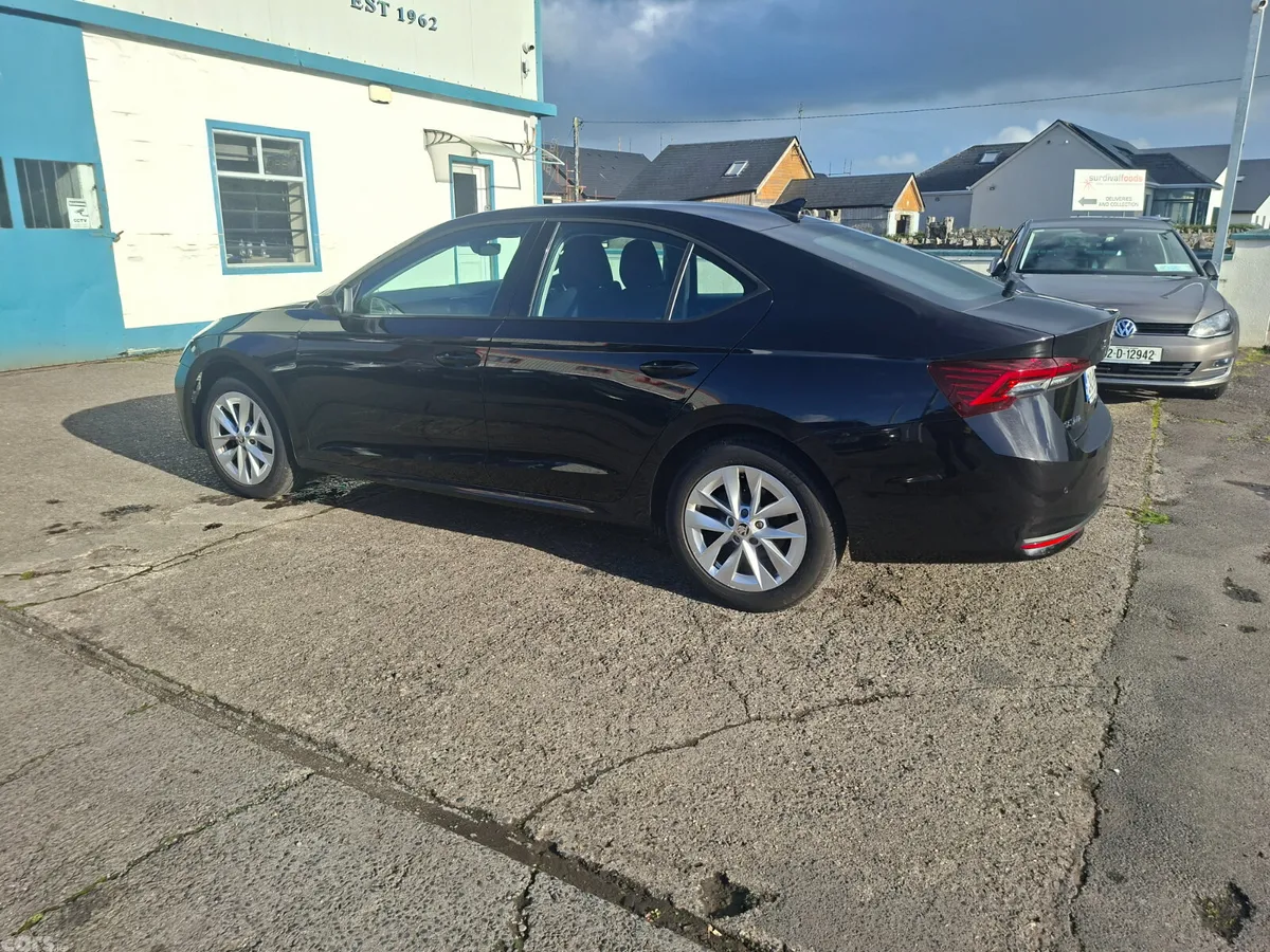 Skoda Octavia Saloon, Petrol, 2024, Black