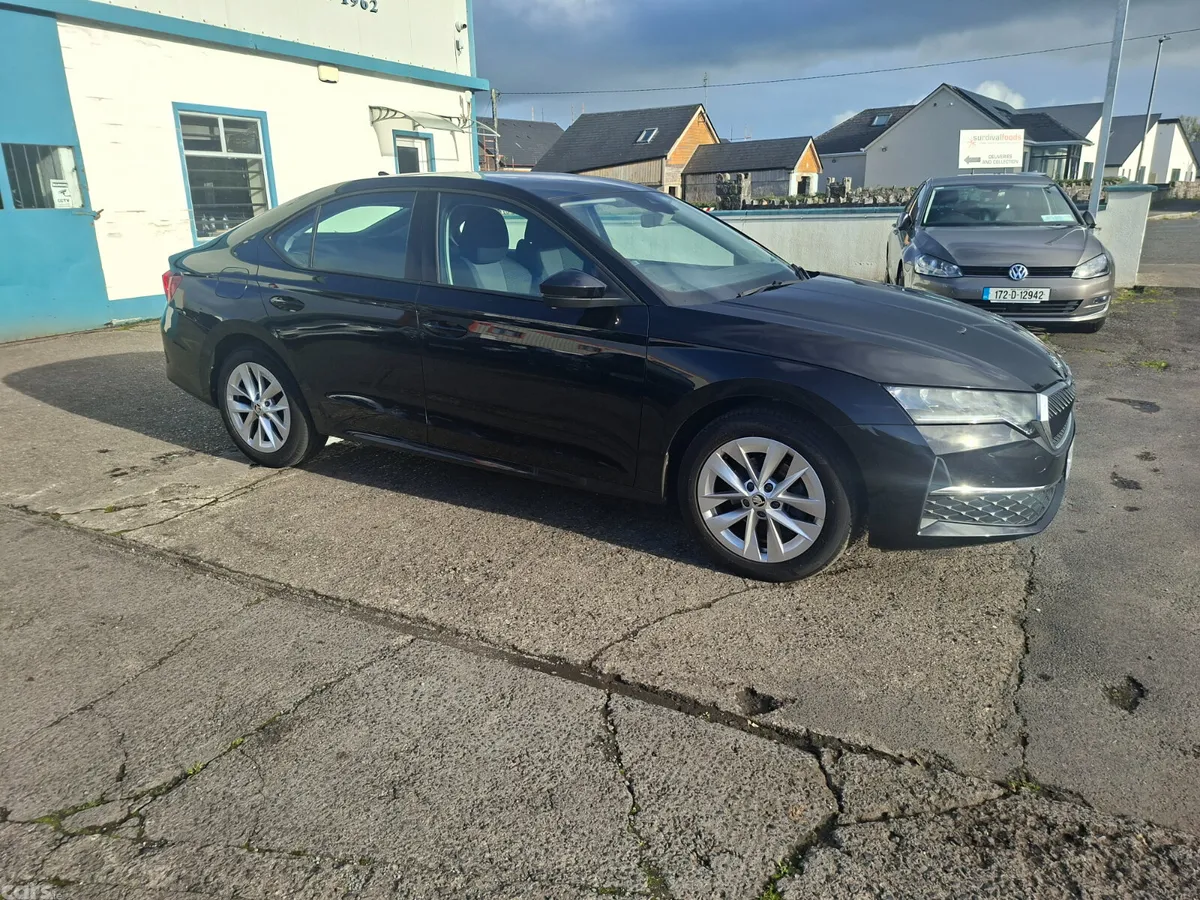 Skoda Octavia Saloon, Petrol, 2024, Black