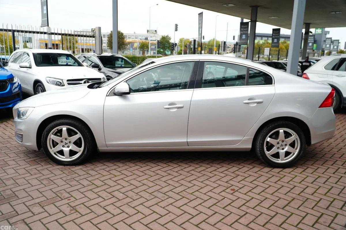 Volvo S60 Saloon, Diesel, 2017, Silver
