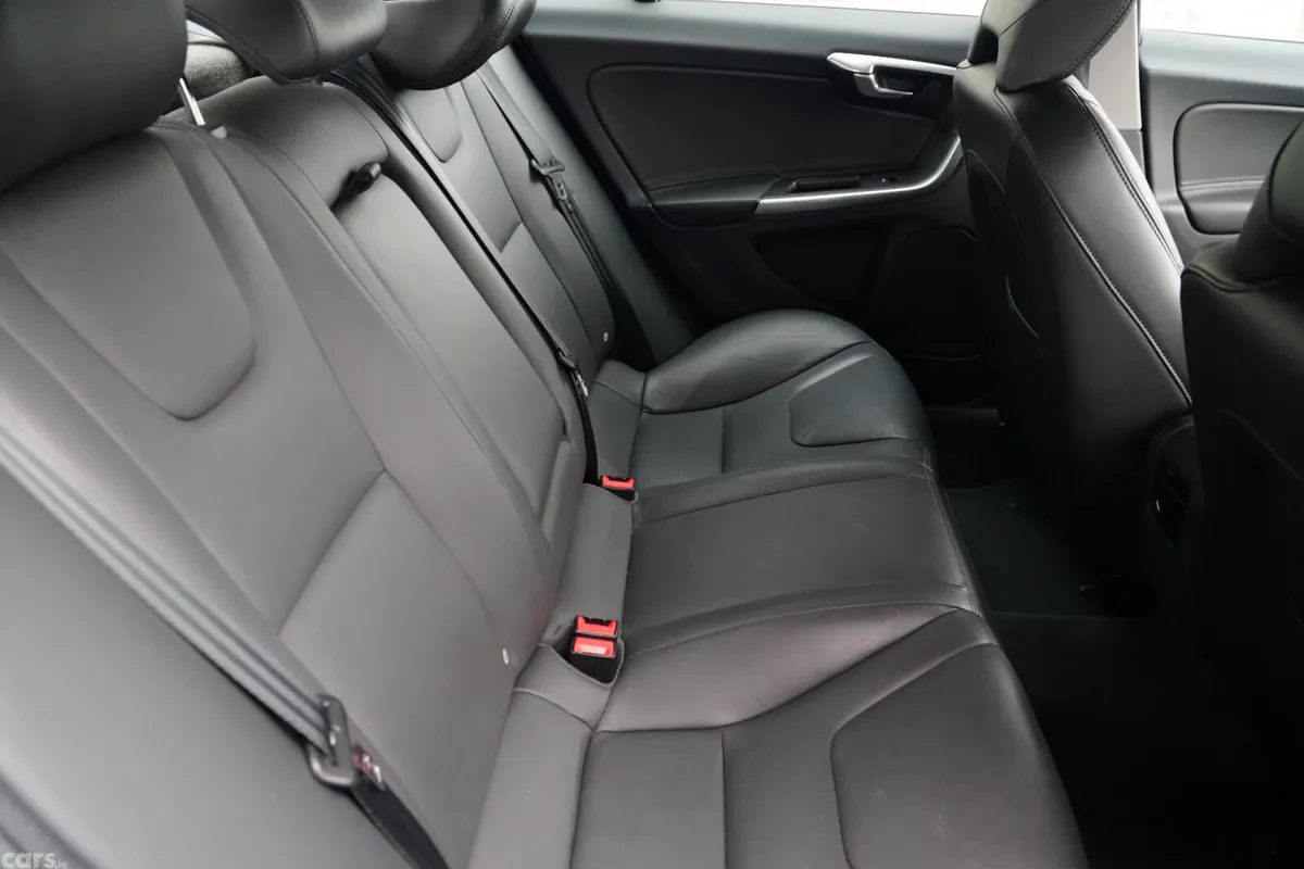 Volvo S60 Saloon, Diesel, 2017, Silver