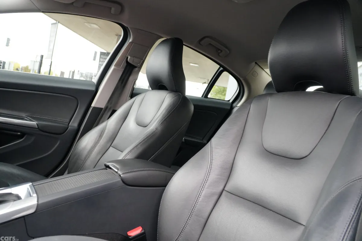 Volvo S60 Saloon, Diesel, 2017, Silver