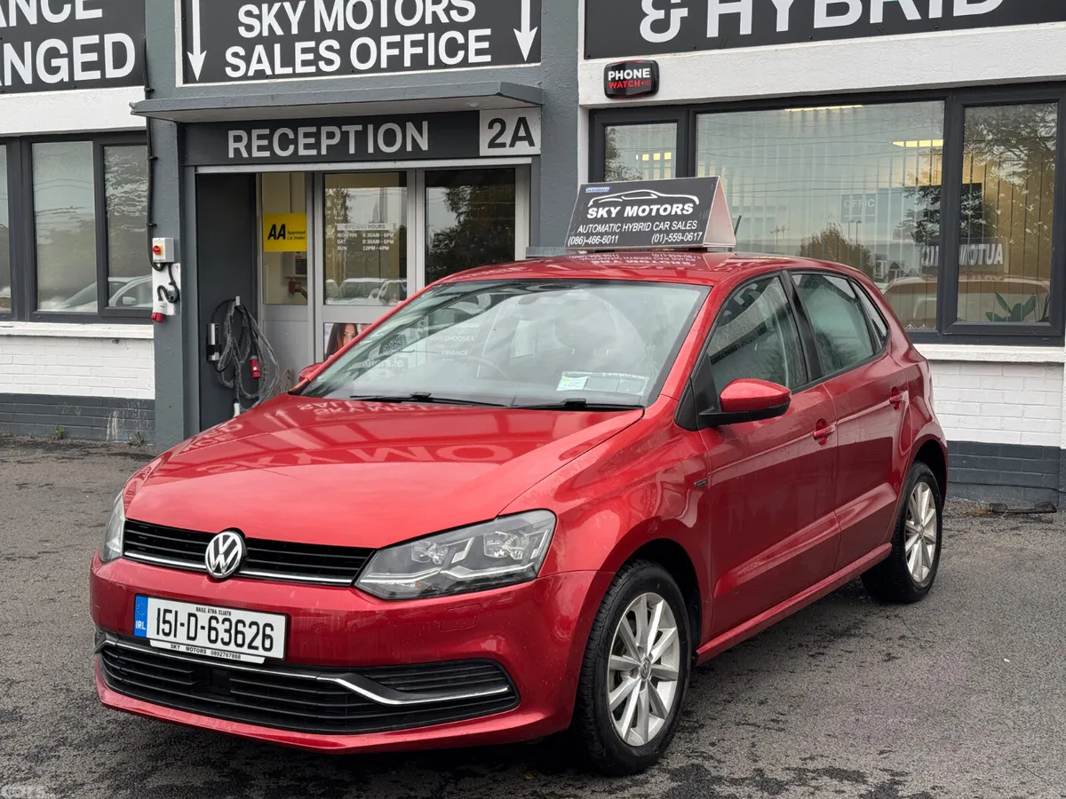 Volkswagen Polo Hatchback, Petrol, 2015, Red