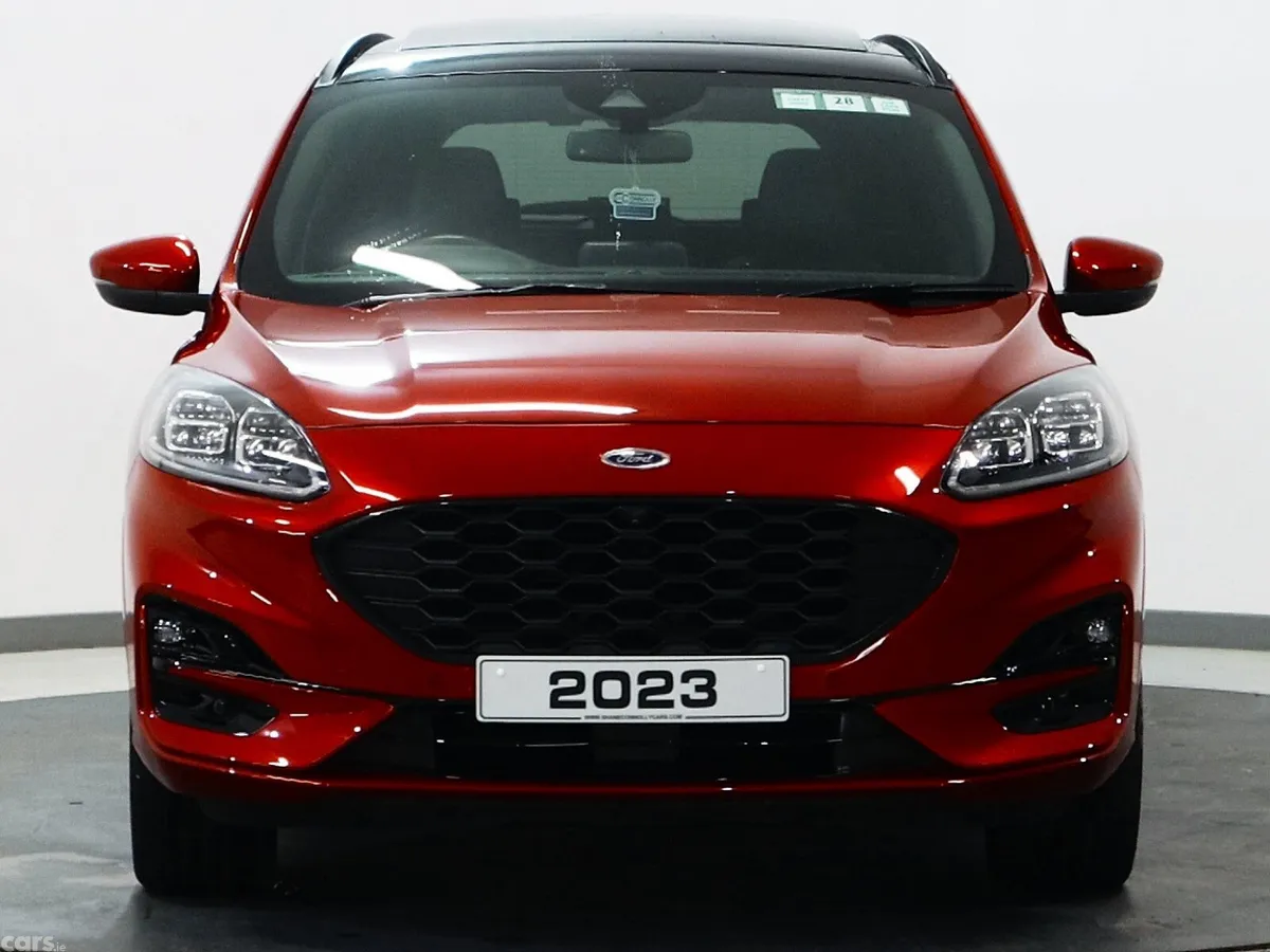 Ford Kuga SUV, Petrol Hybrid, 2023, Red