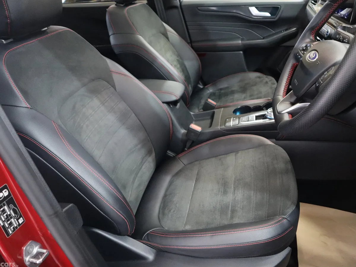 Ford Kuga SUV, Petrol Hybrid, 2023, Red