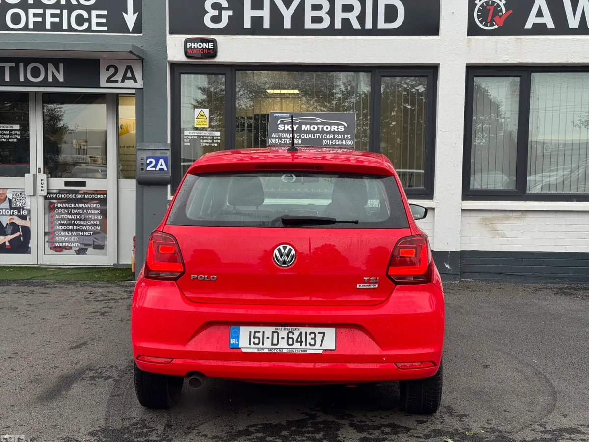 Volkswagen Polo Hatchback, Petrol, 2015, Red