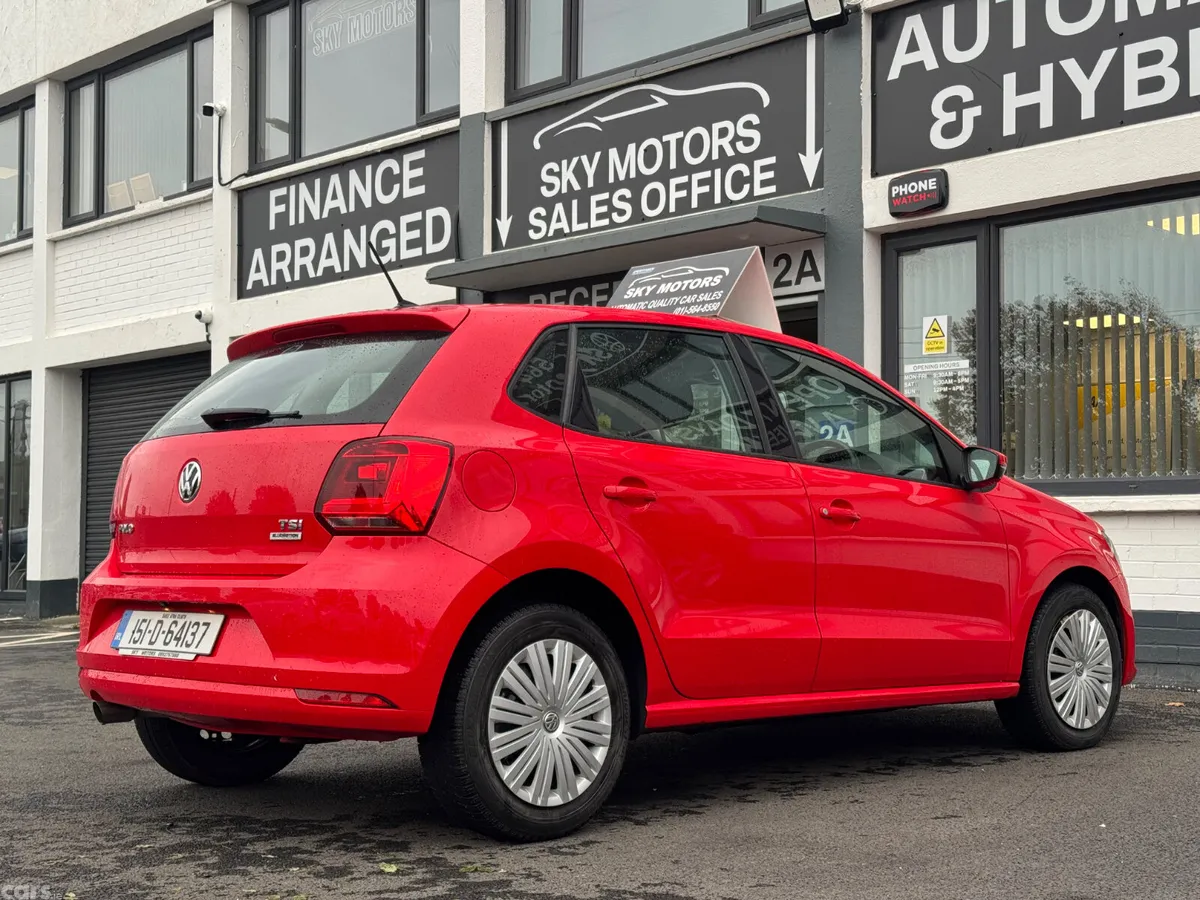 Volkswagen Polo Hatchback, Petrol, 2015, Red