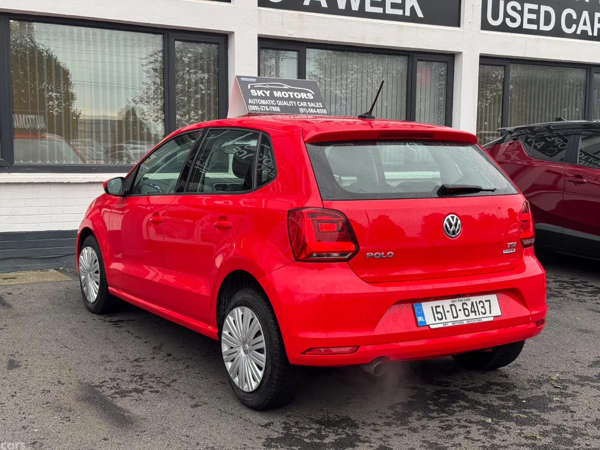 Volkswagen Polo Hatchback, Petrol, 2015, Red