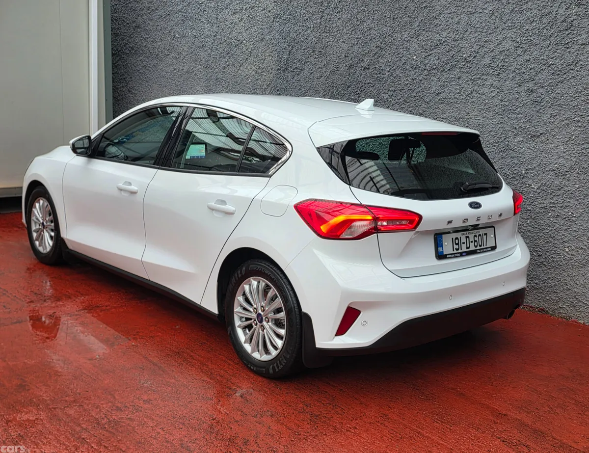 Ford Focus Hatchback, Petrol, 2019, White