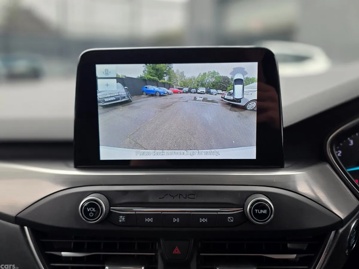 Ford Focus Hatchback, Petrol, 2019, White