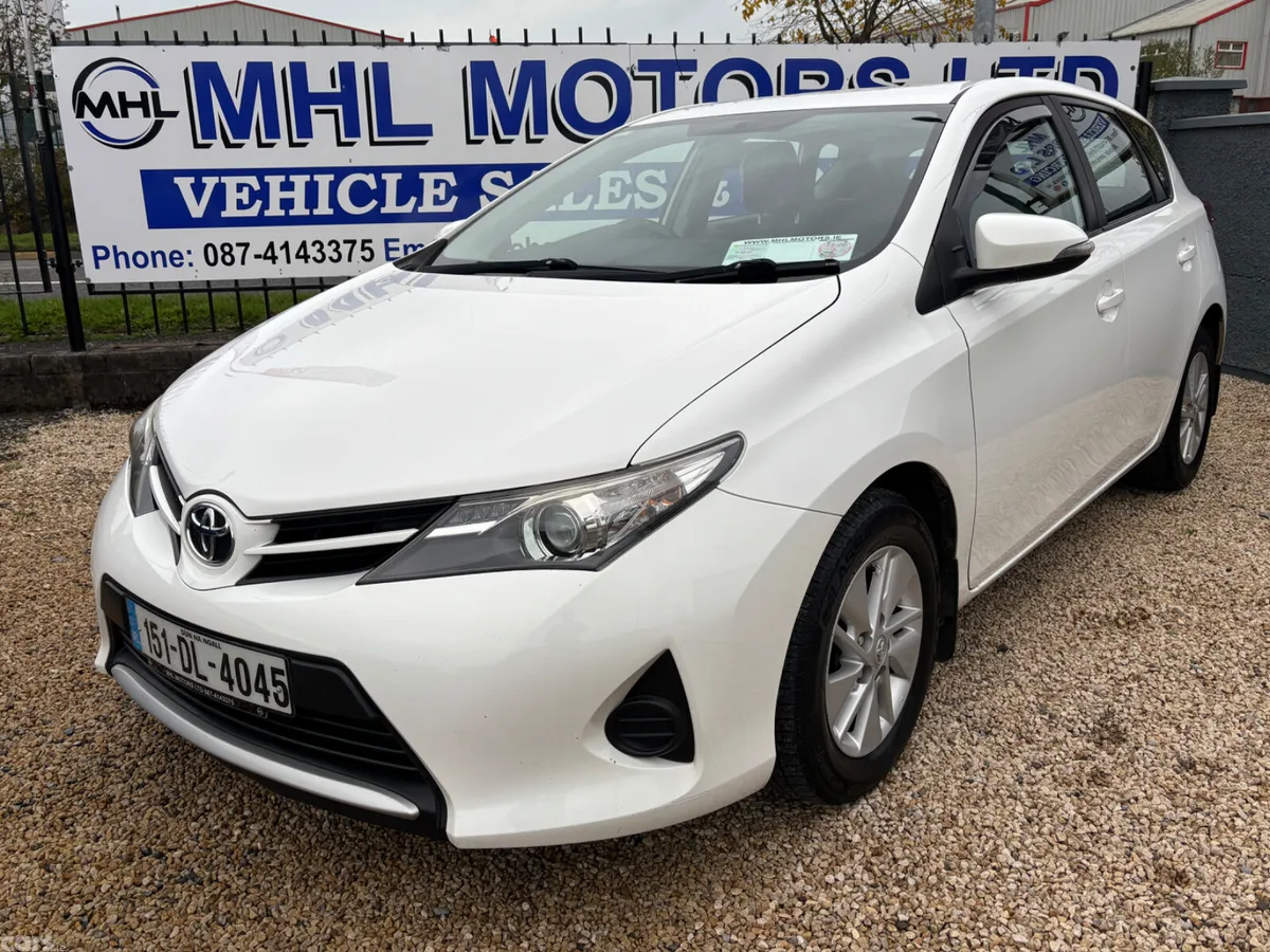 Toyota Auris Hatchback, Diesel, 2015, White